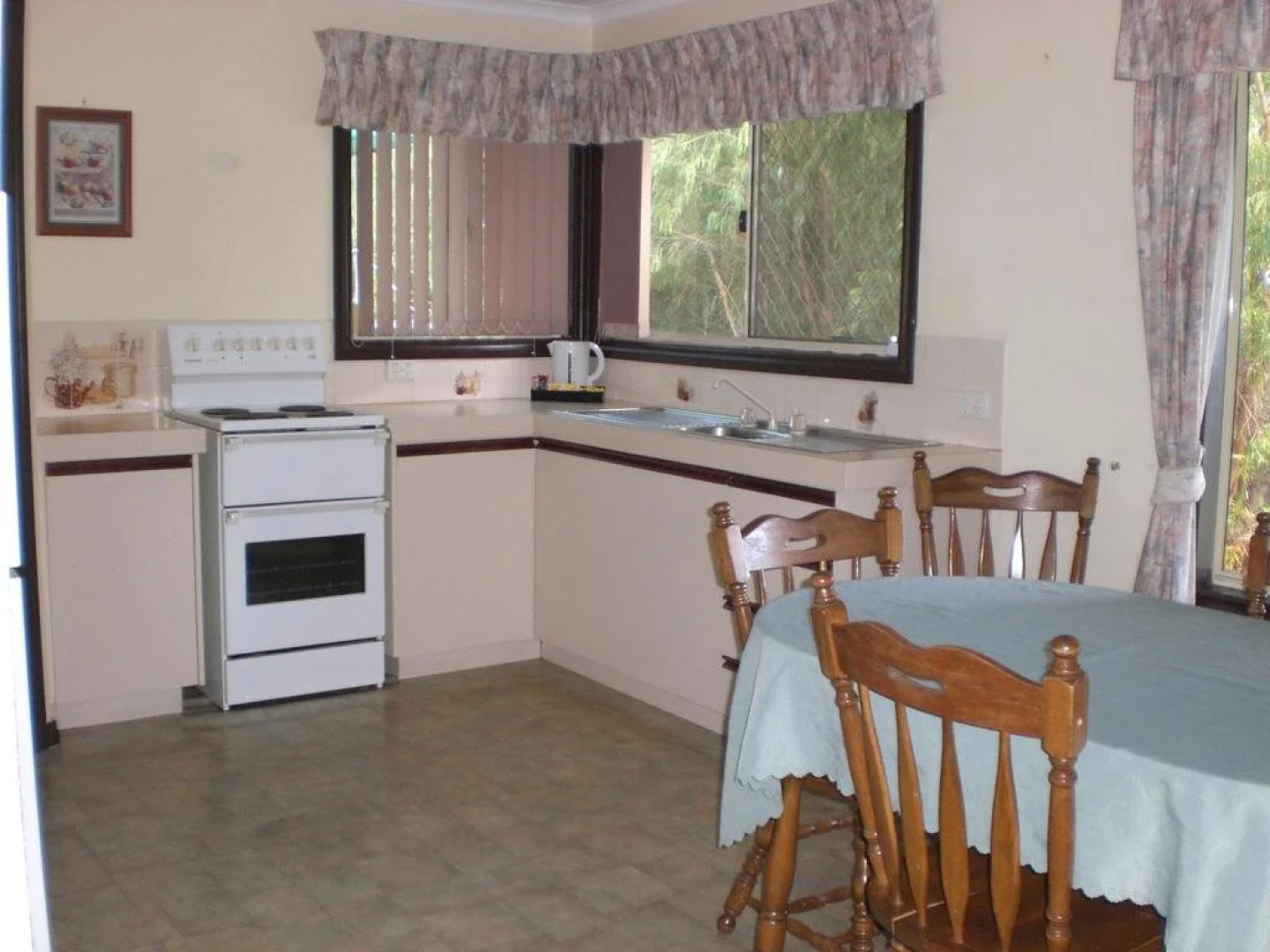 Pinjarra Caravan Park and Cabins
