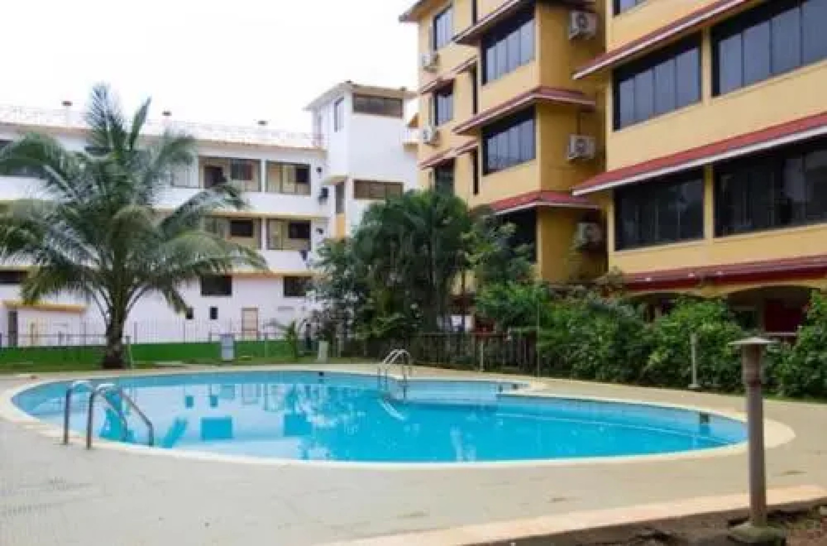 Jolly Poolside Hostel