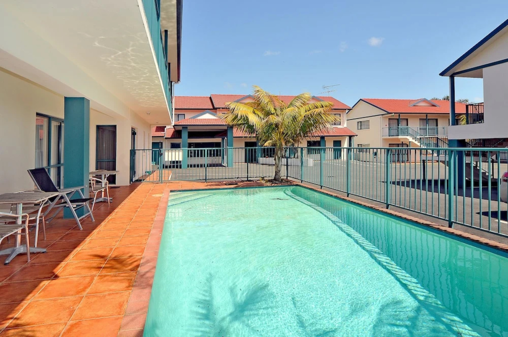 Academy at Botany Motor Inn