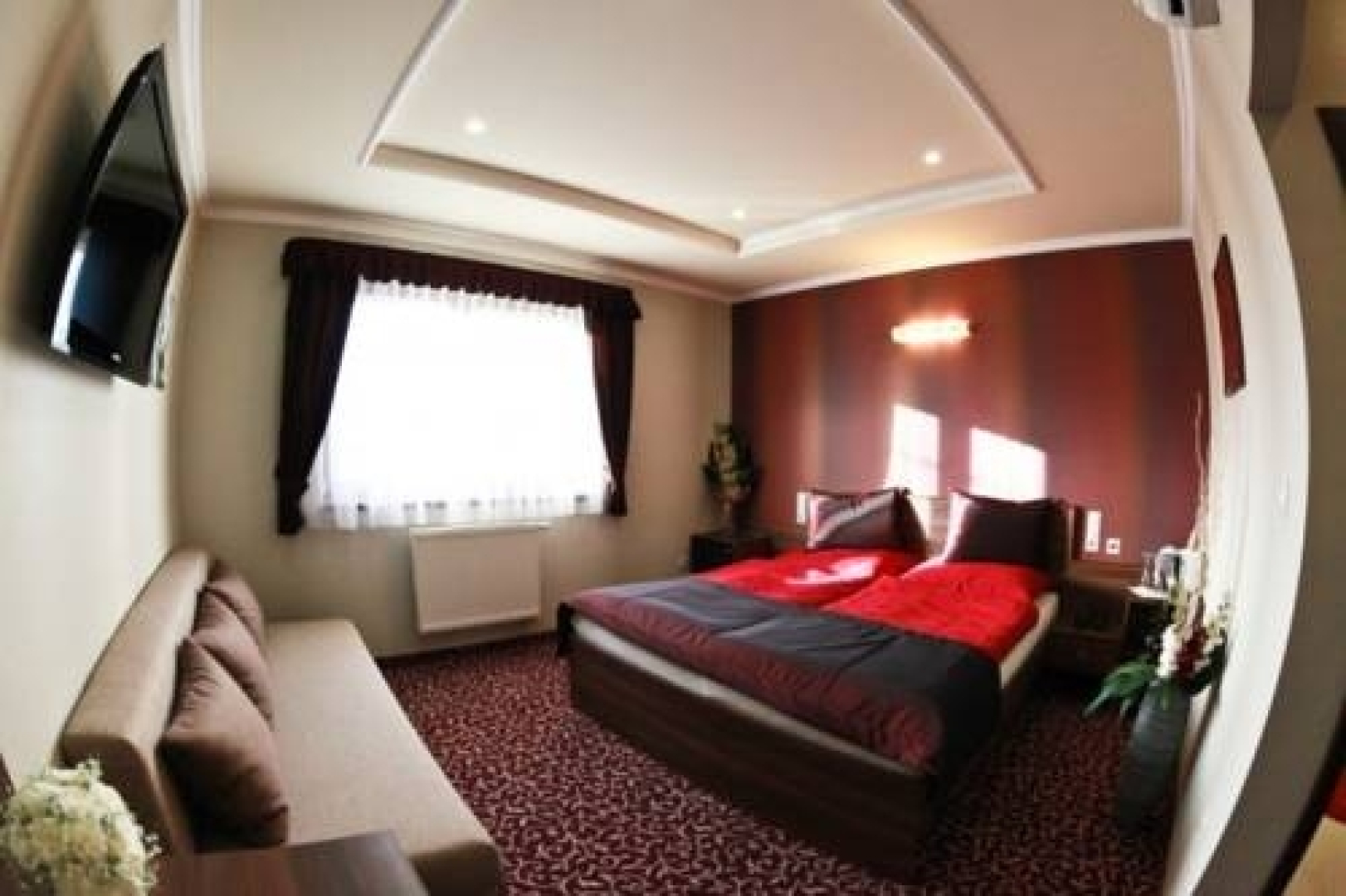 Corvin Pension And Restaurant