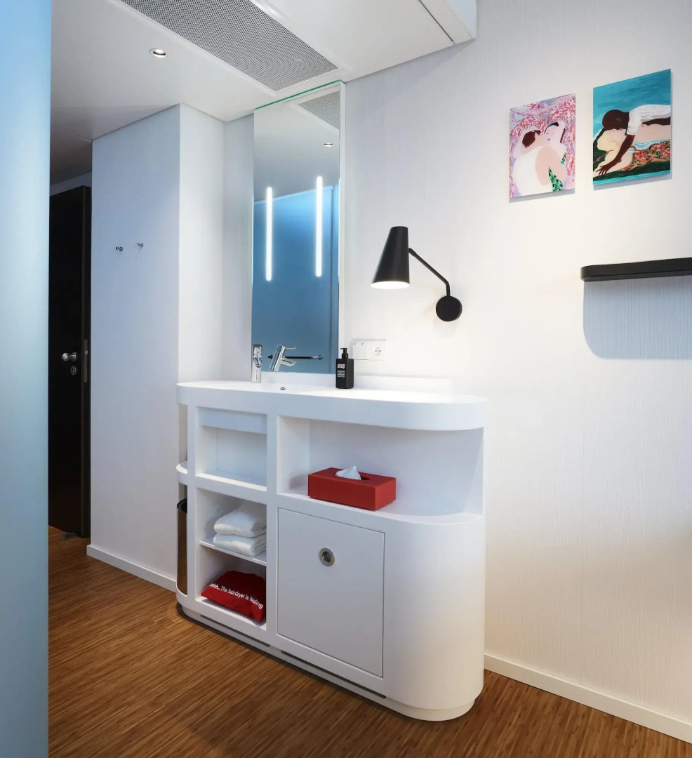 Отель citizenM Paris Champs-Élysées