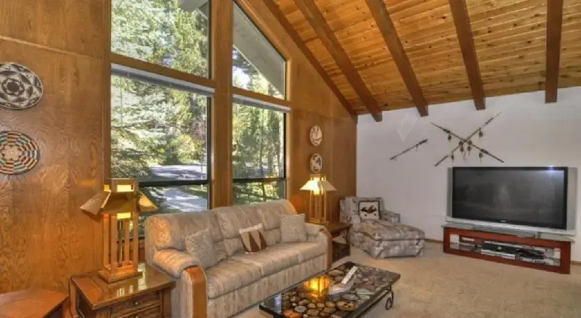 RedAwning Lakeshore Boulevard Grand Retreat