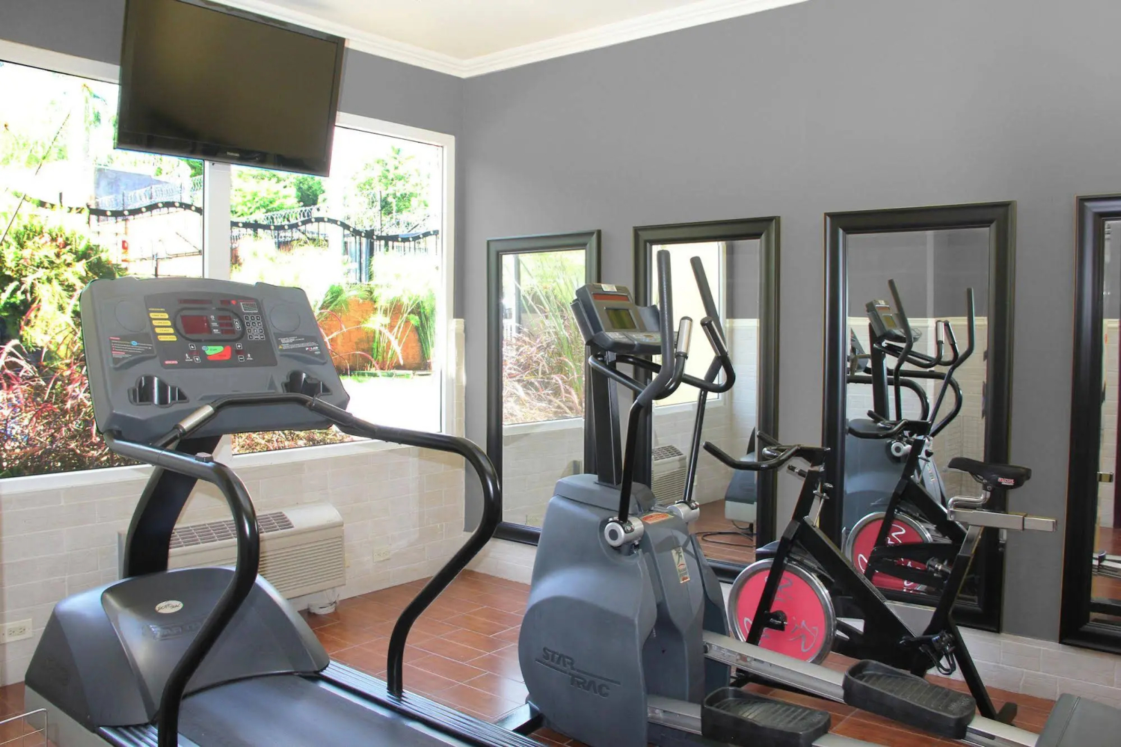 Beverly Hills: Hotel & Business