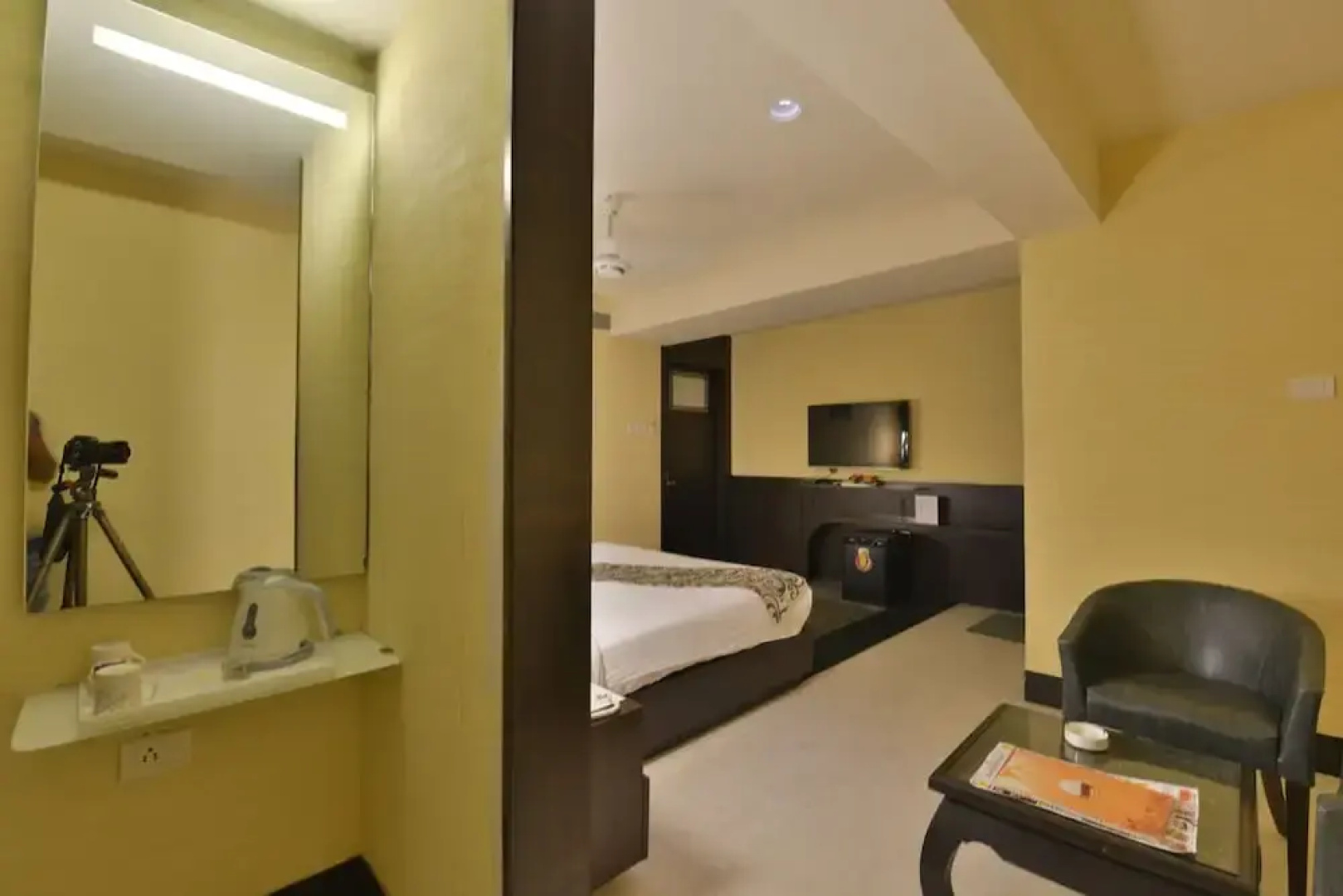 Hotel The Golden Oak Central by Citrus Prime