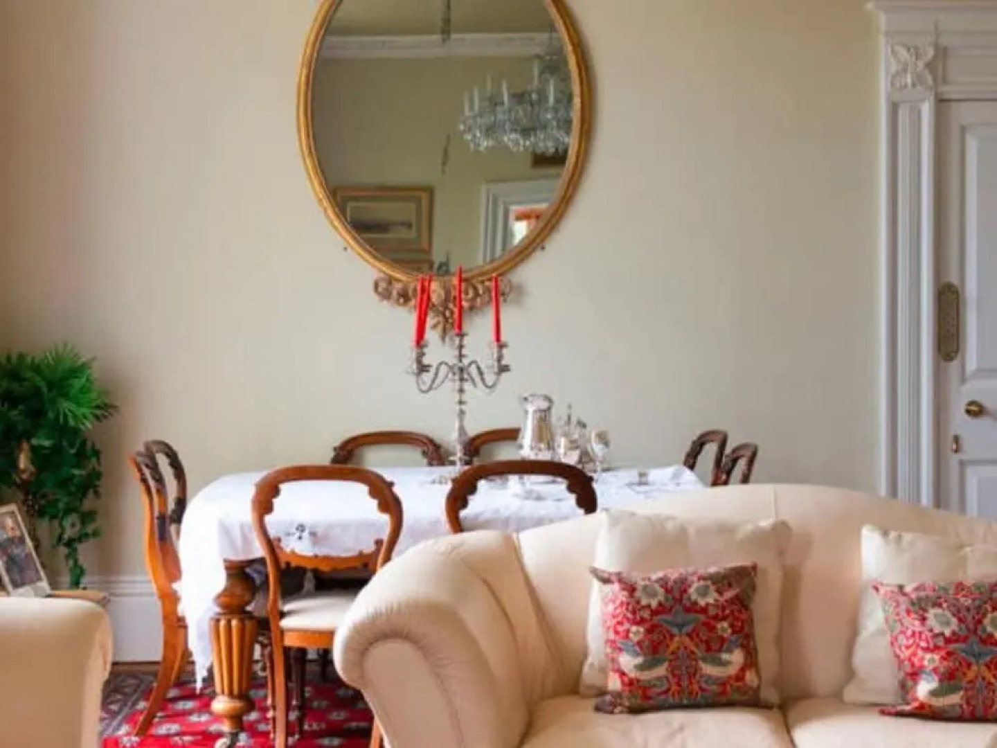 Lavish Holiday Home in Worcestershire With Jacuzzi