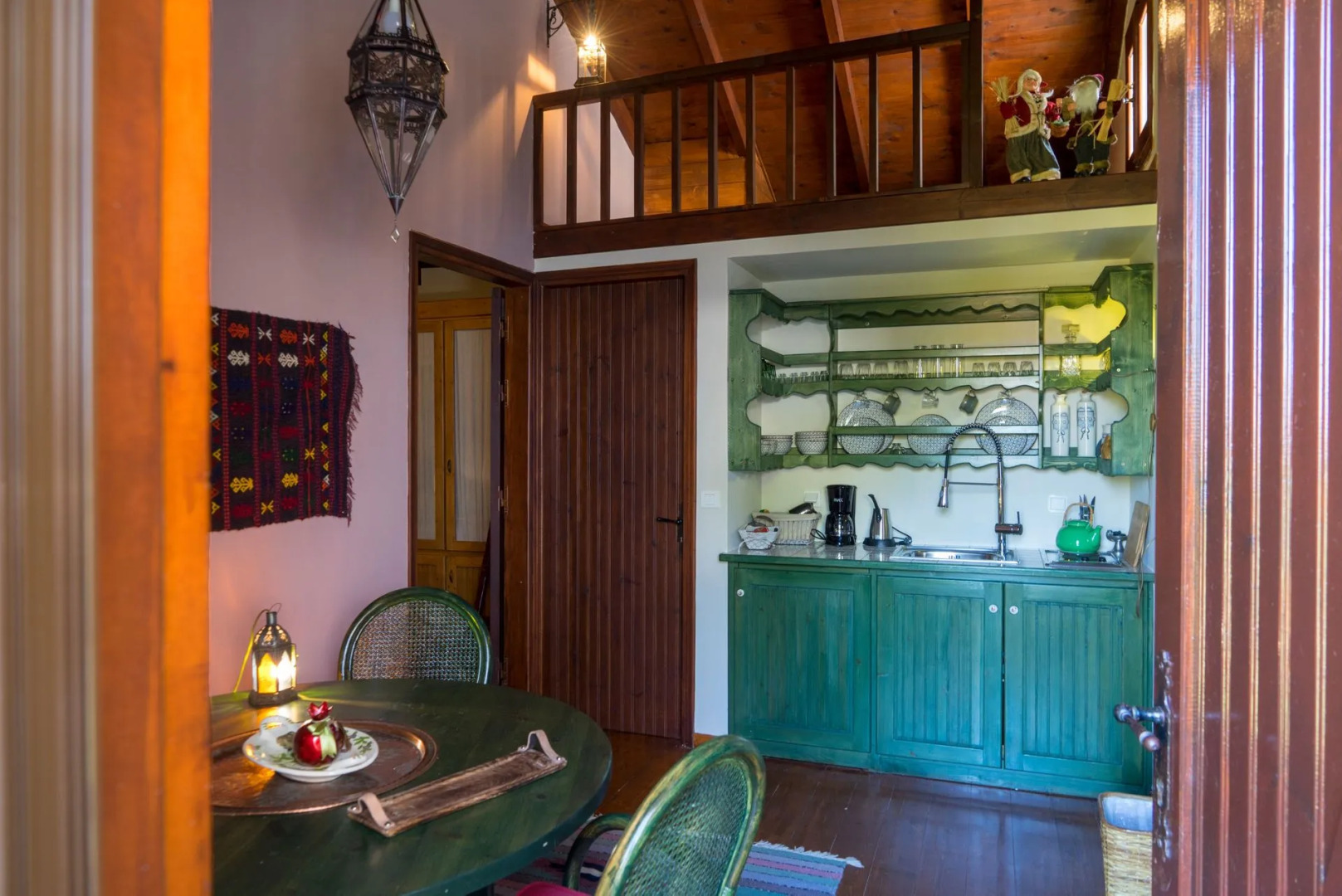 Dandy On The Hill - Amfikleia