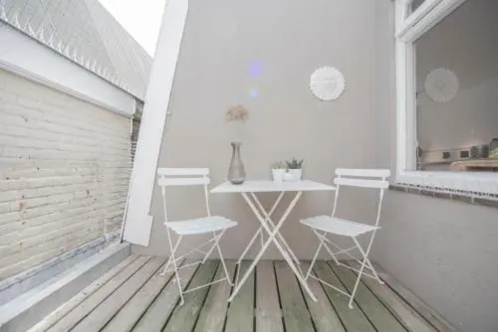 Timeless City Residence