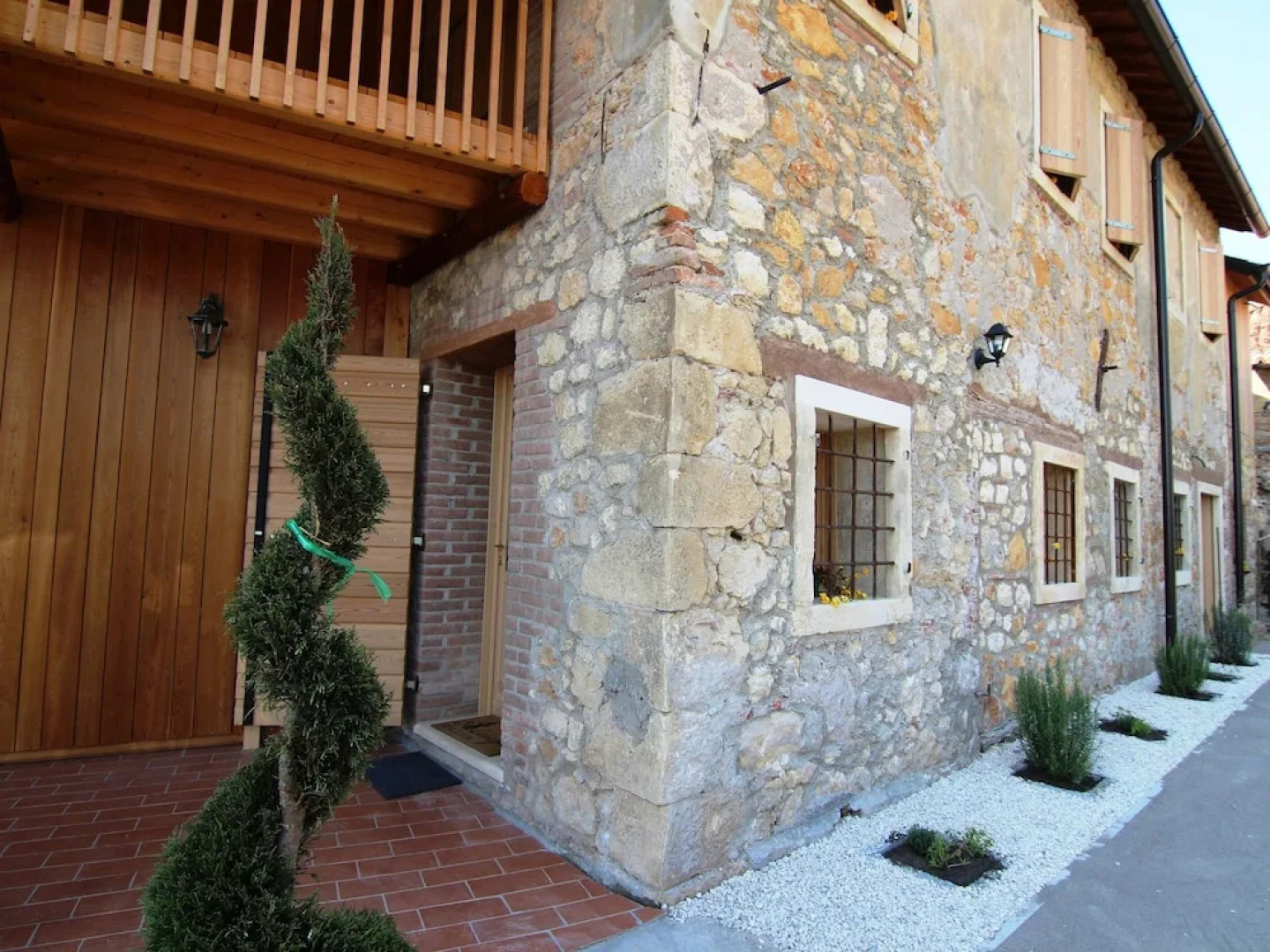 Renovated, Spacious and Cosy Countryside House. Wi-fi, Garden and Swimming Pool