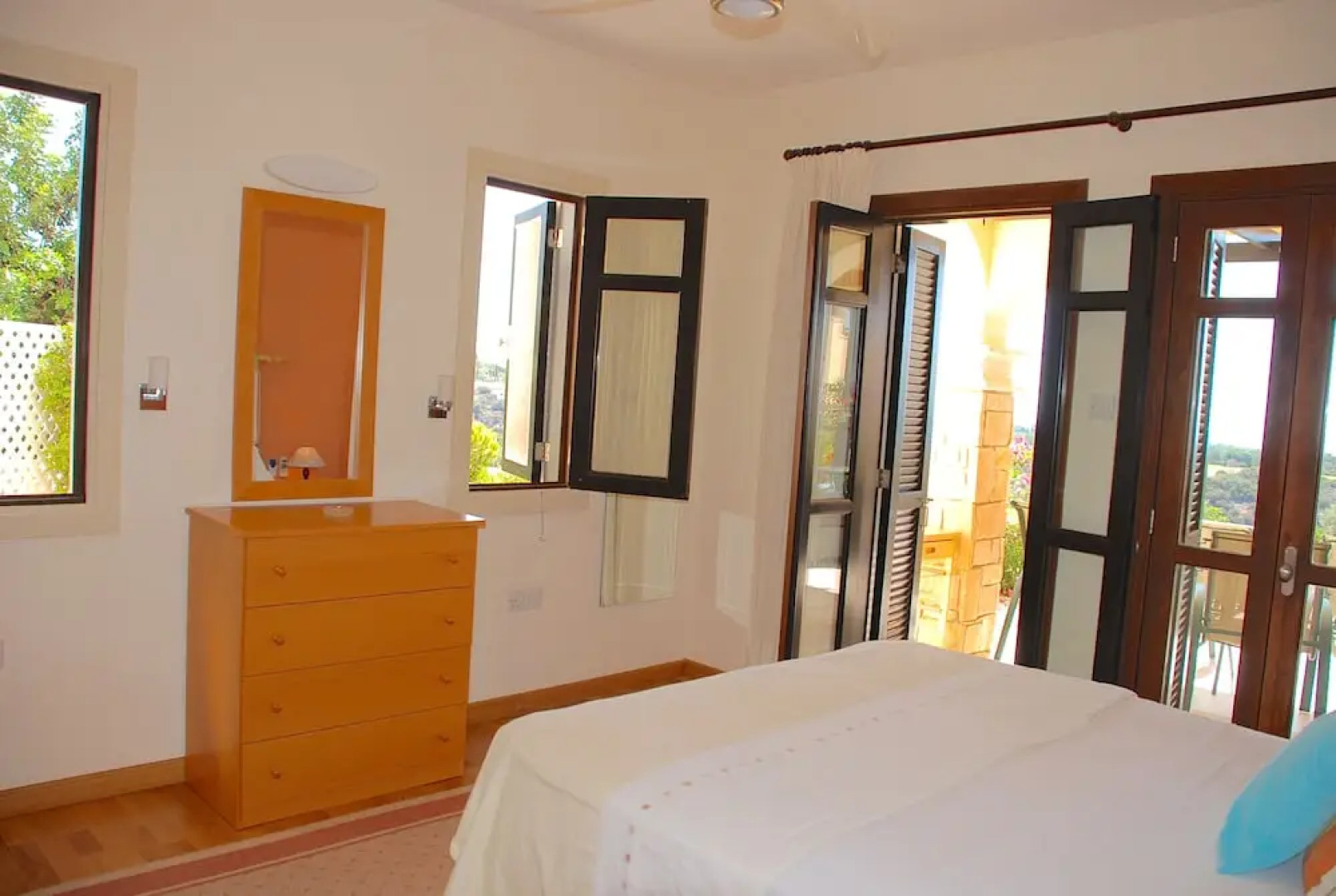 Lovely 3 bedroom ground floor apartment 'D01' - amazing golf and sea views, communal pool and resort facilities, Orpheus Village, Aphrodite Hi