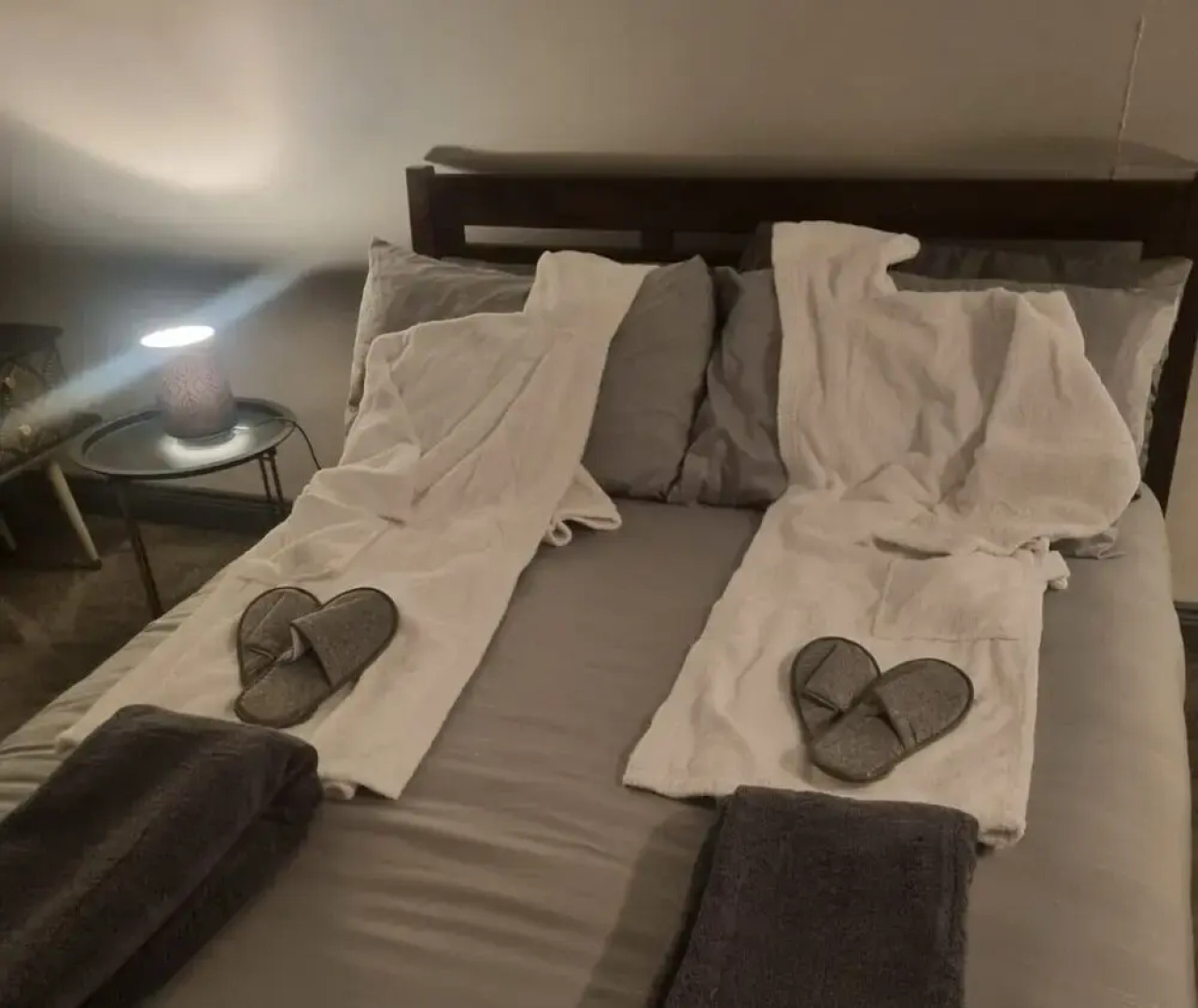 Angela's Hideaway - 2 Beds - Hot Tub - Sauna