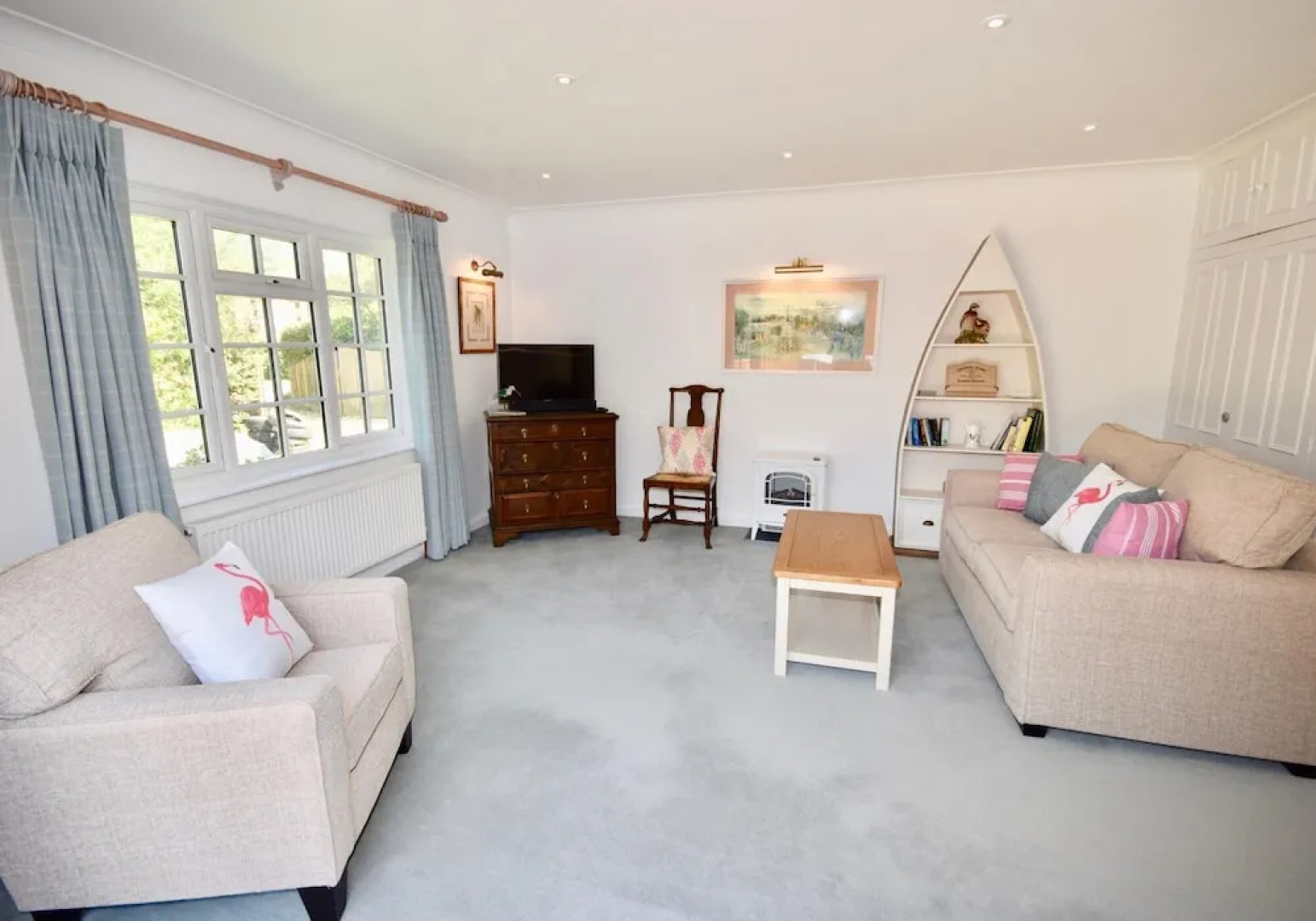 White Roses Coastal Holiday Home