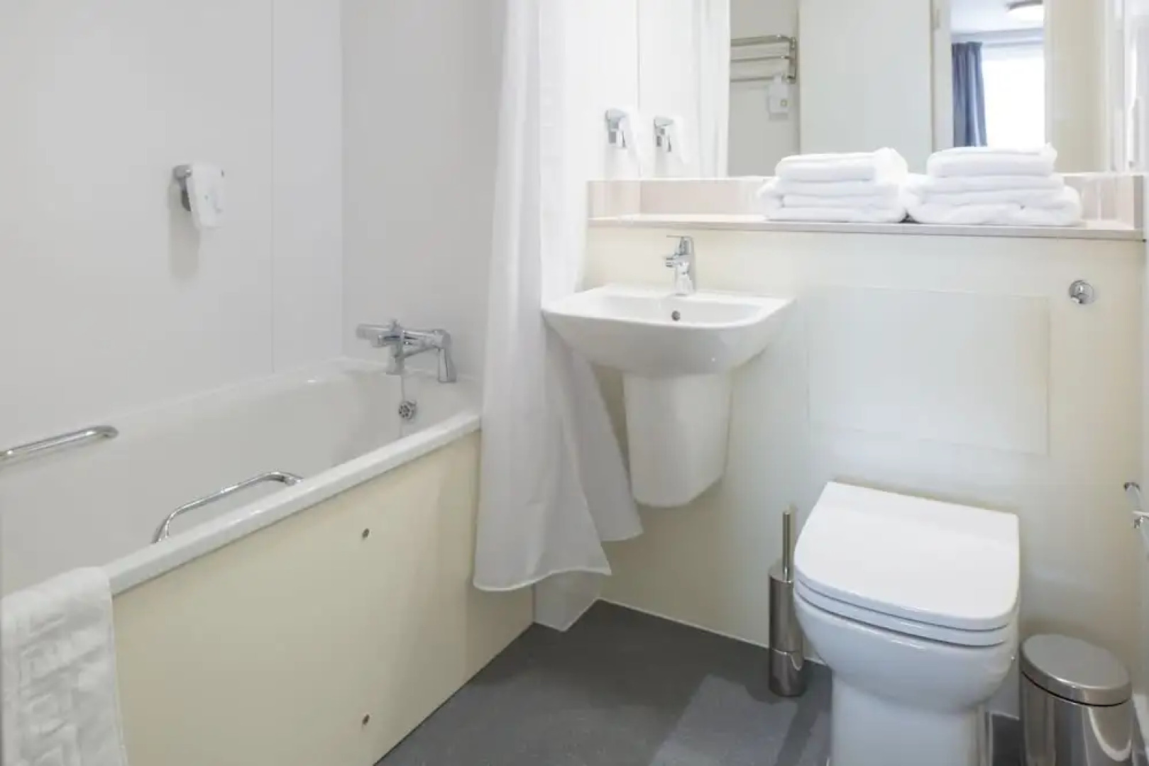 The Raven’s Cliff Lodge by Marston's Inns