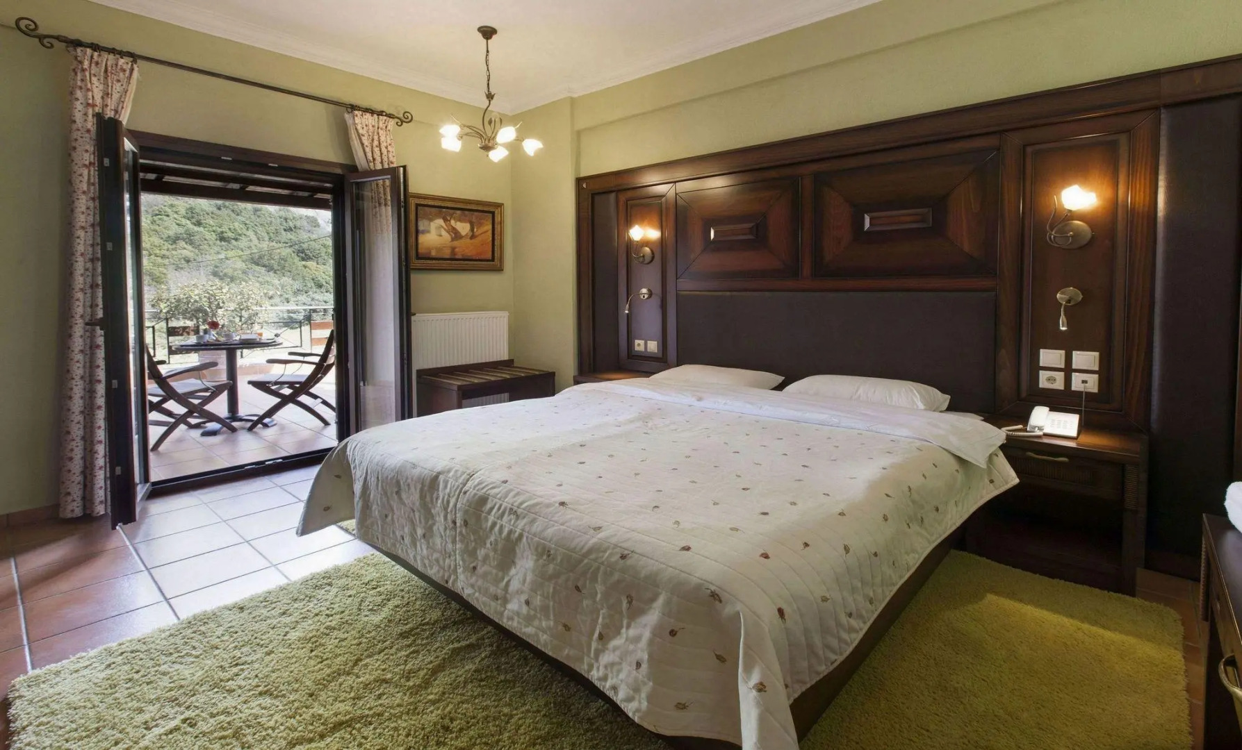 Dellas Boutique Hotel