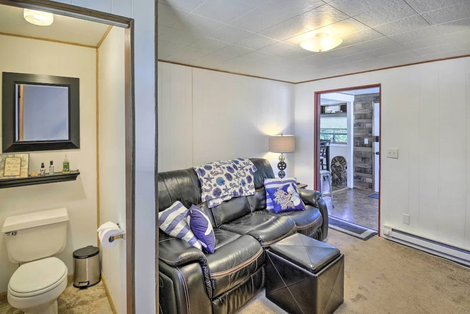 Coastal PNW Gem w/ Hot Tub - Walk to Beach!