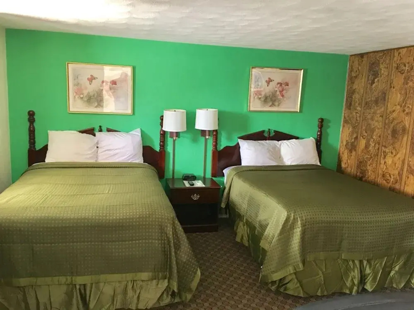 Traveler's Inn Motel