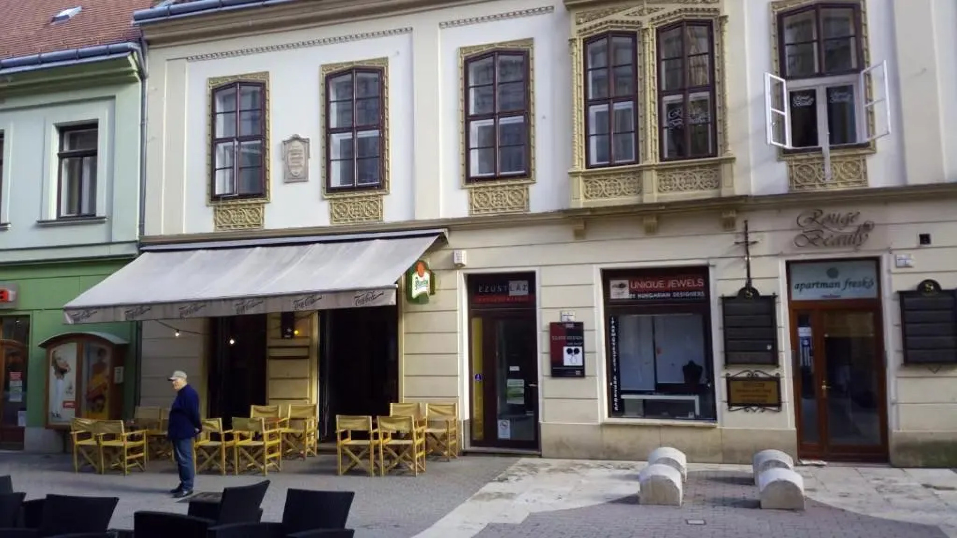 Király Str Apartman with free parking