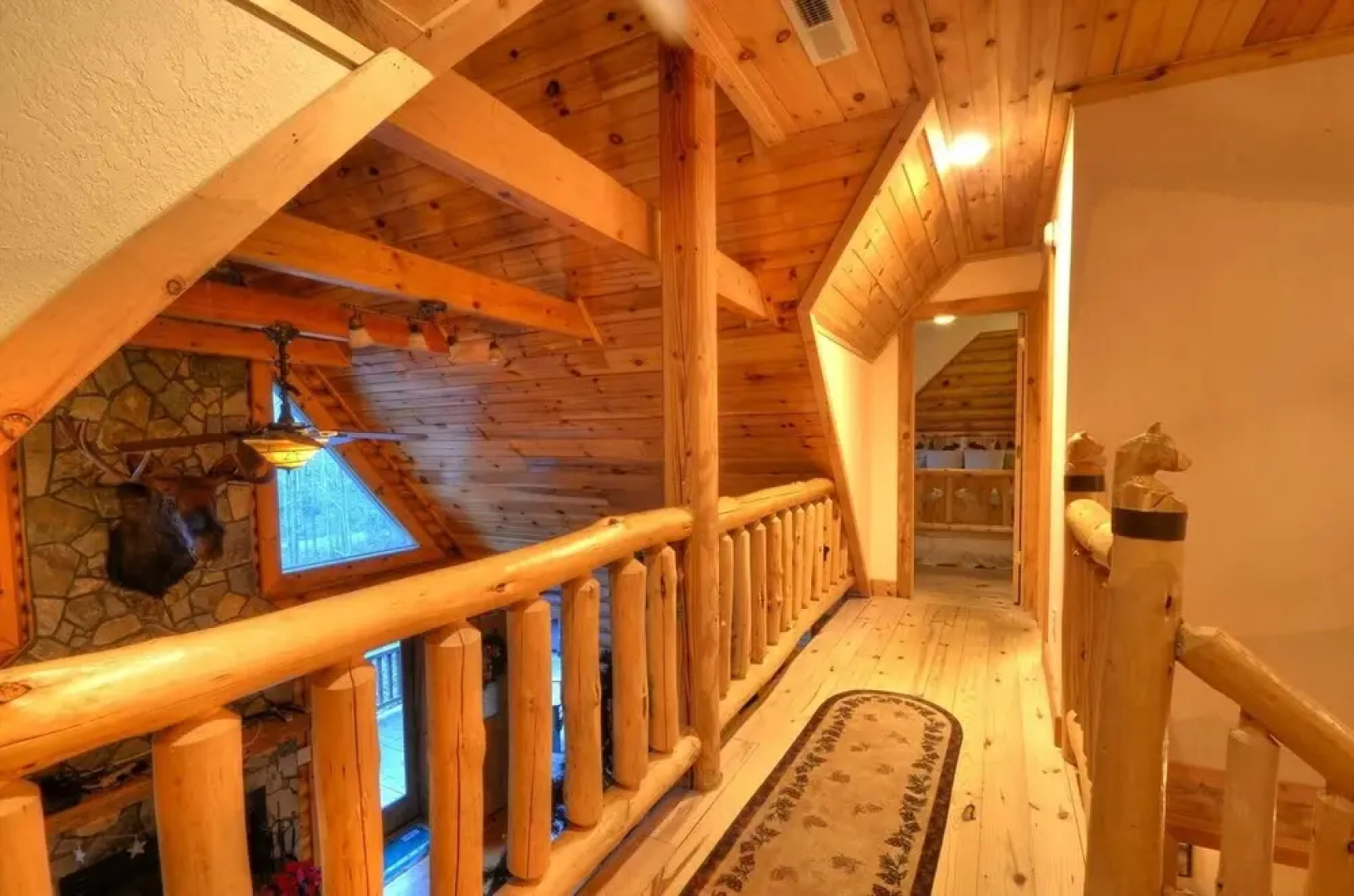 Nantahala Riverside 3 Bedroom Cabin by RedAwning