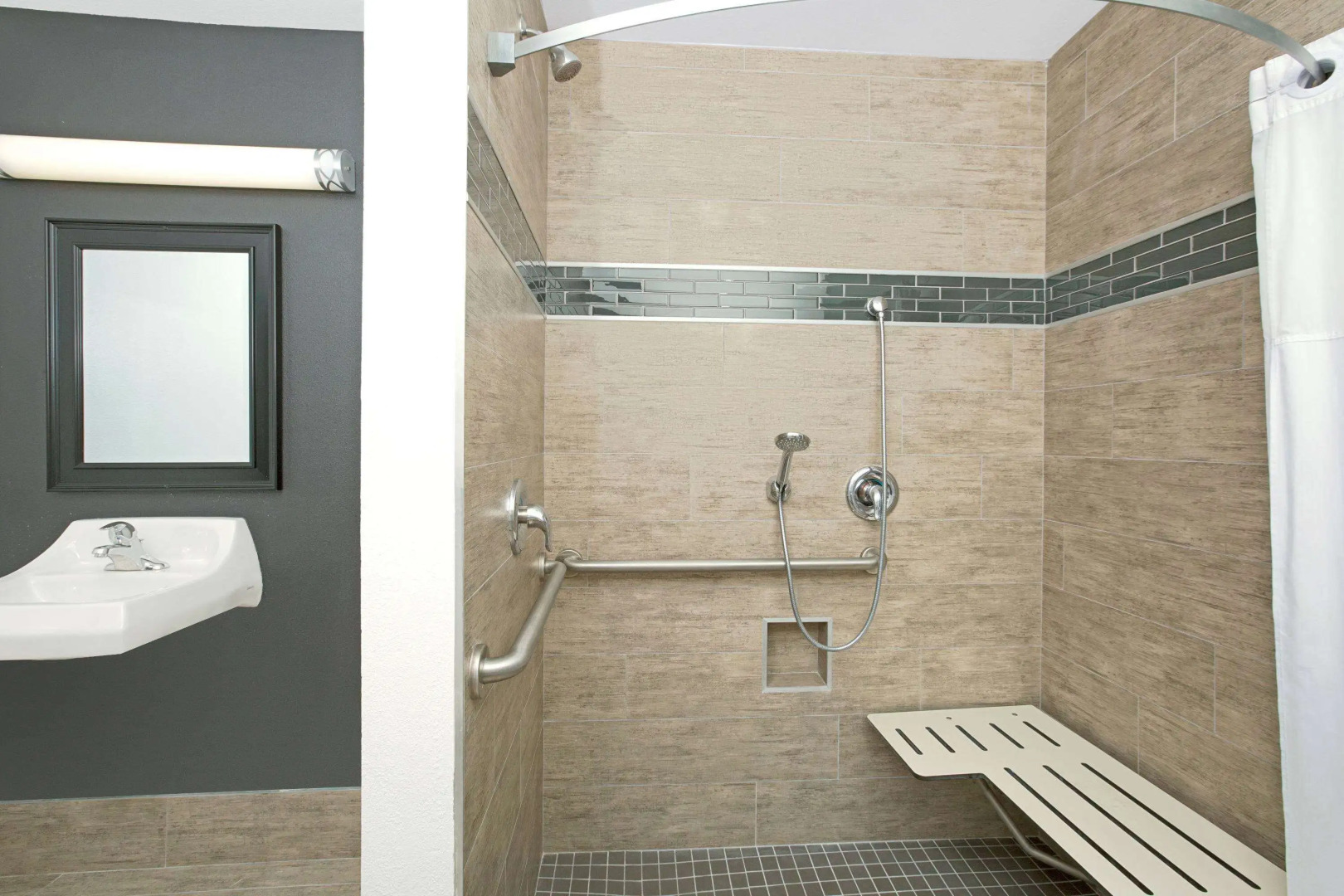 Travelodge by Wyndham LAX