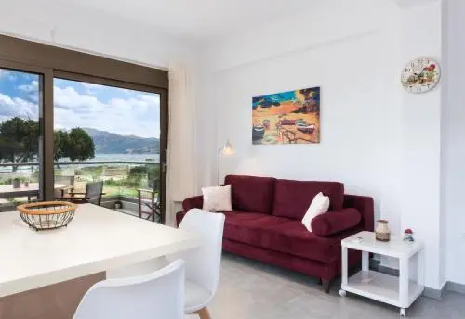 Niovi Seaside Suites