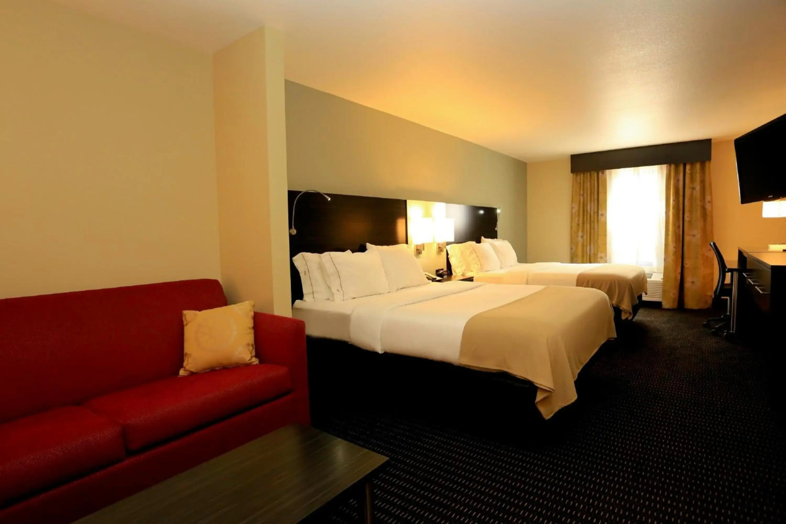 Holiday Inn Express Hotel & Suites Marion Northeast by IHG