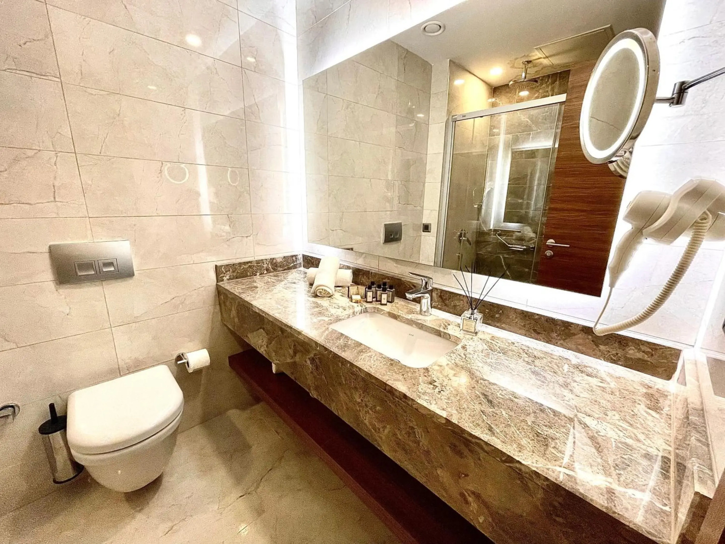 Turkmen Riverside Hotel