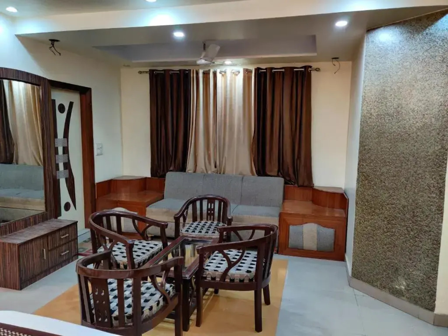 OYO 19453 Hotel Holy Basil