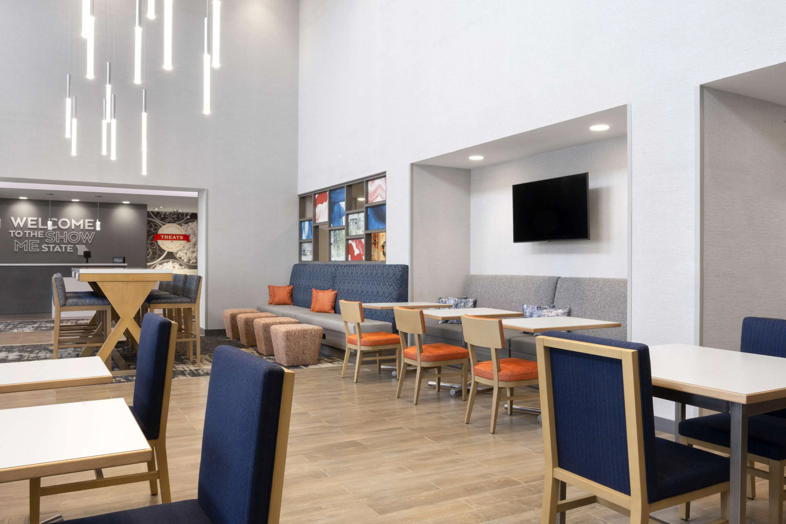 Hampton Inn & Suites St. Charles Old Town Area