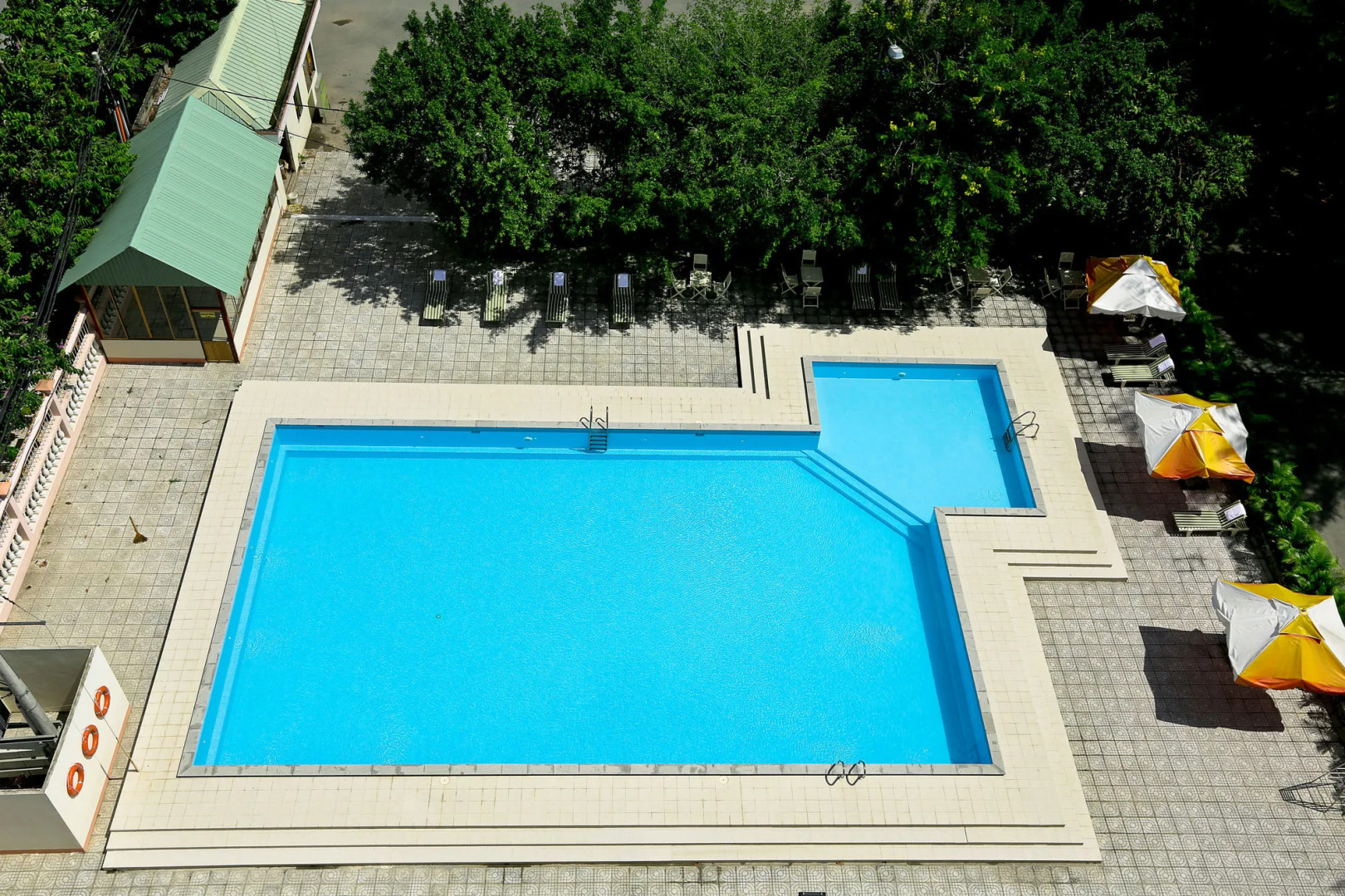 Van Phat Riverside Hotel