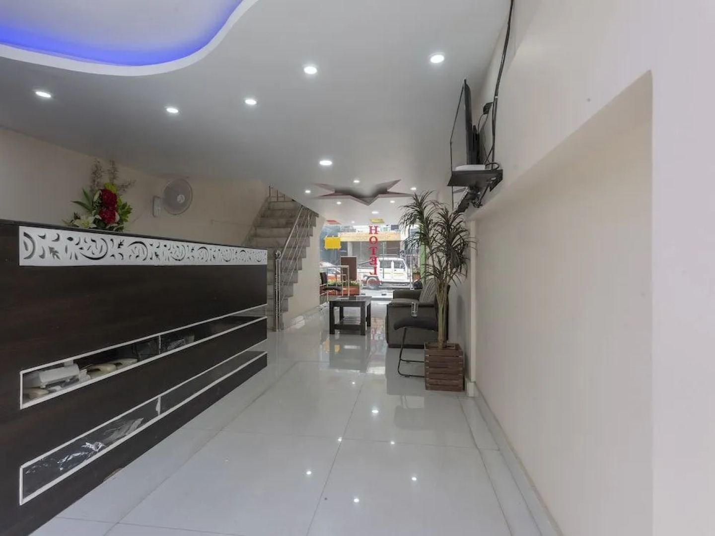 Oyo 19141 Diamond Vaishali