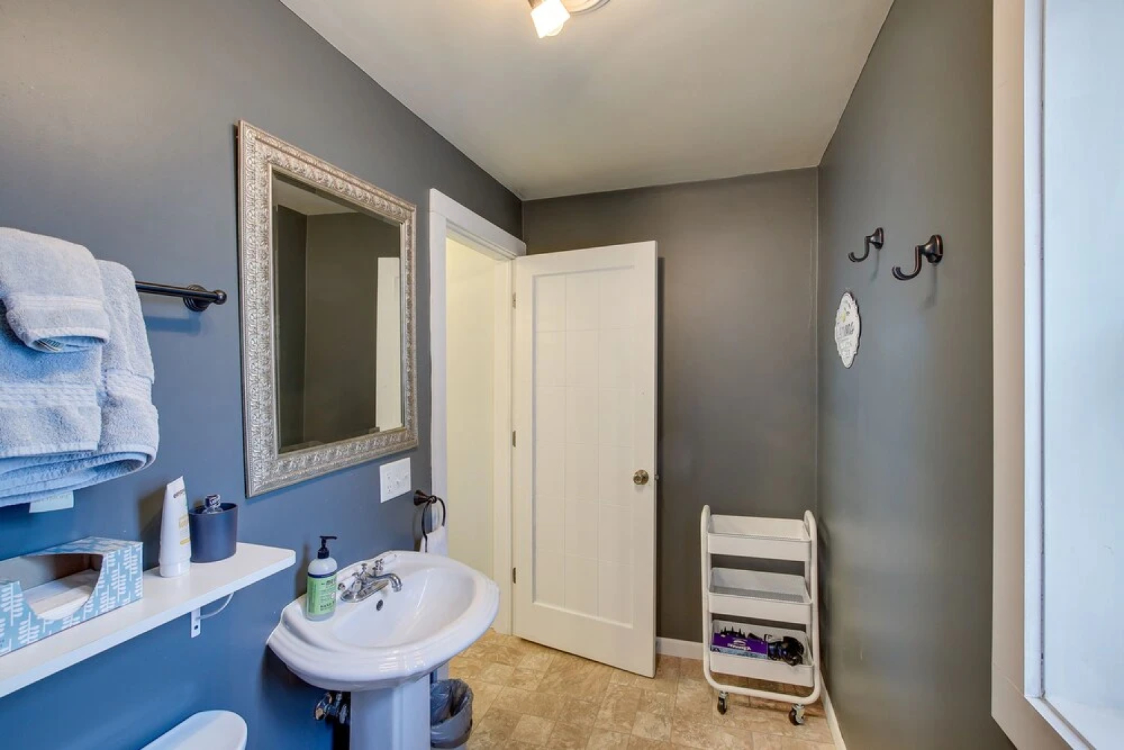 Elkhart Lake Vacation Rental 3 Mi to Road America!