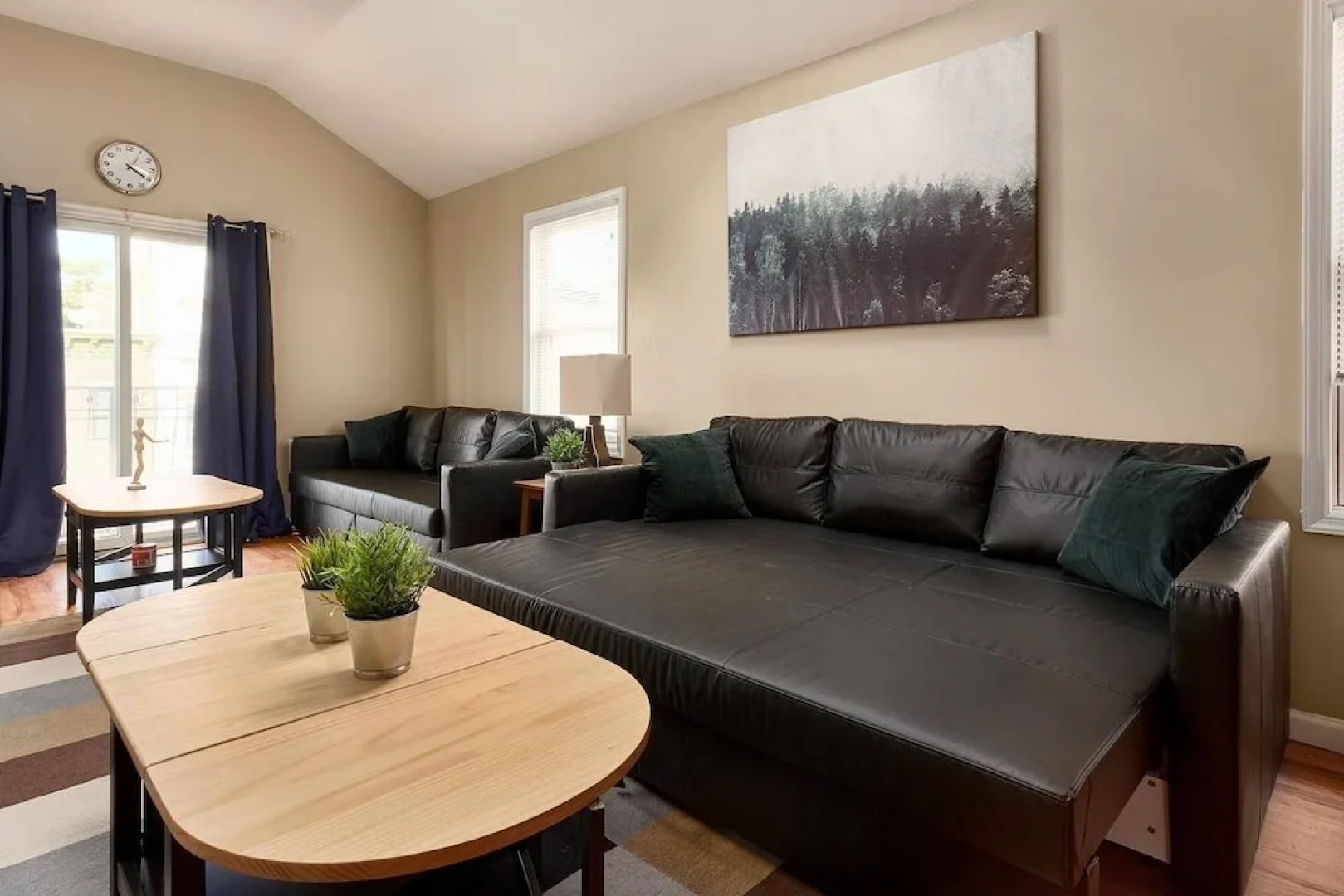 Huge Modern Home 20 mins to NYC