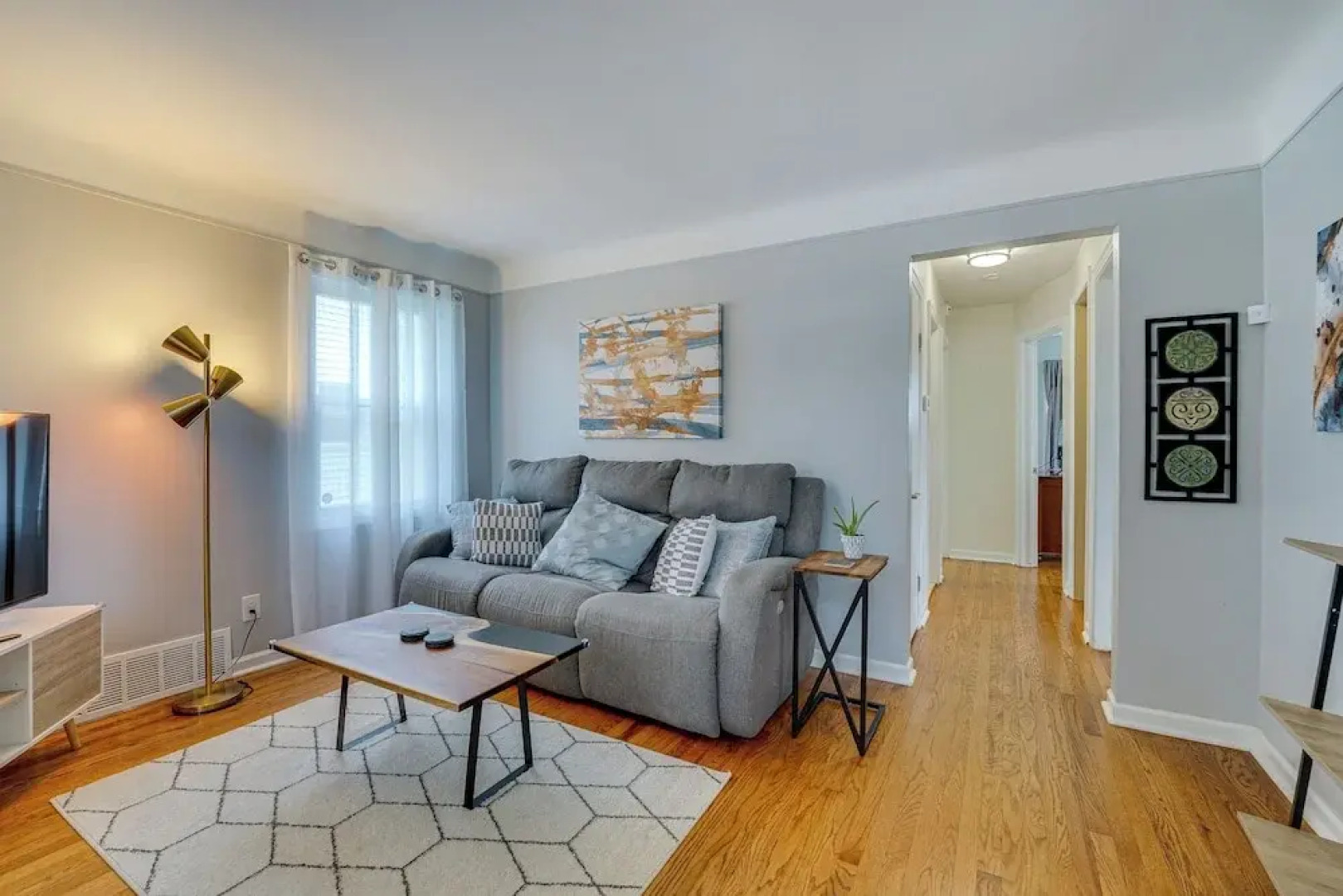 Pet-friendly Southfield House w/ Ping-pong Table!