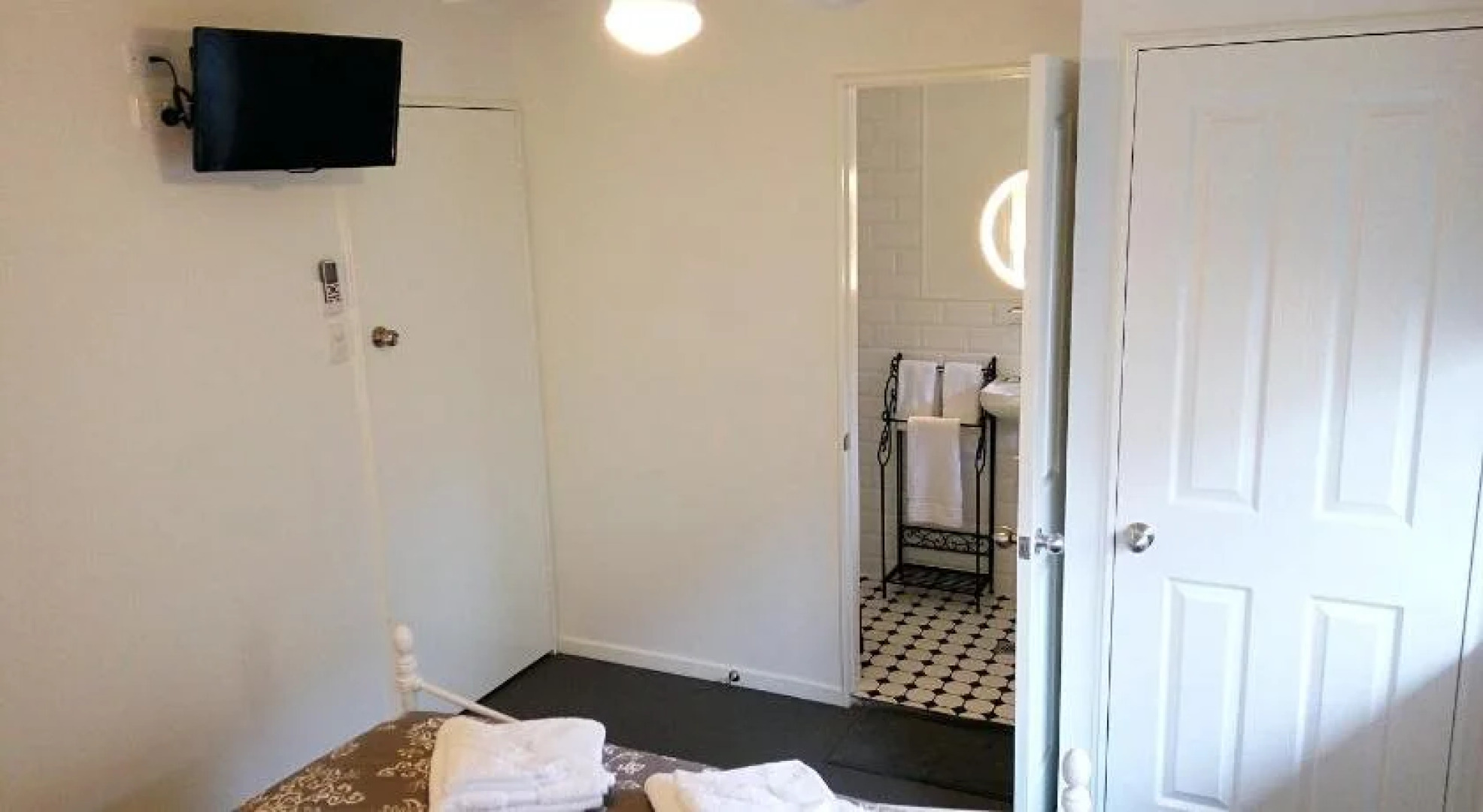 Victoria At Redcliffe Bed & Breakfast