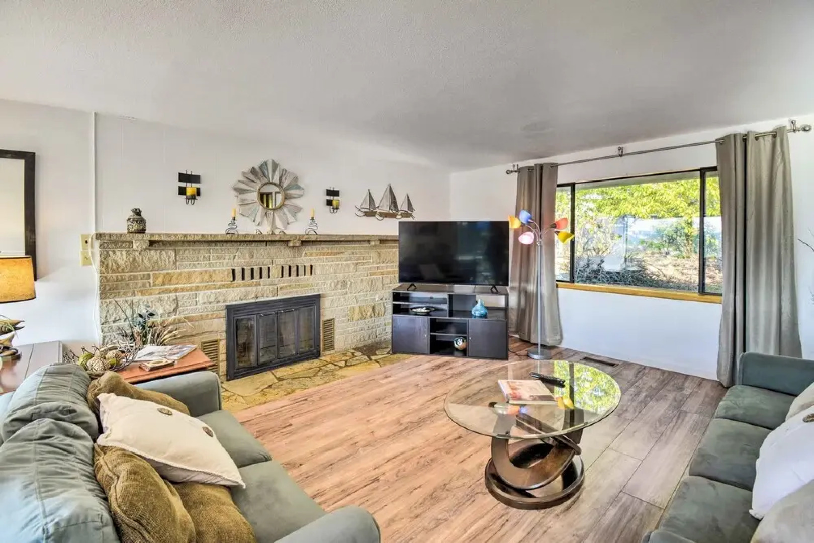 Relaxing Poulsbo Duplex w/ Liberty Bay Views!