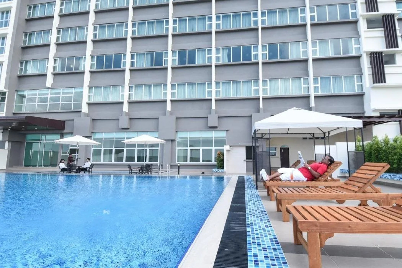 Hotel Holmes Gelang Patah