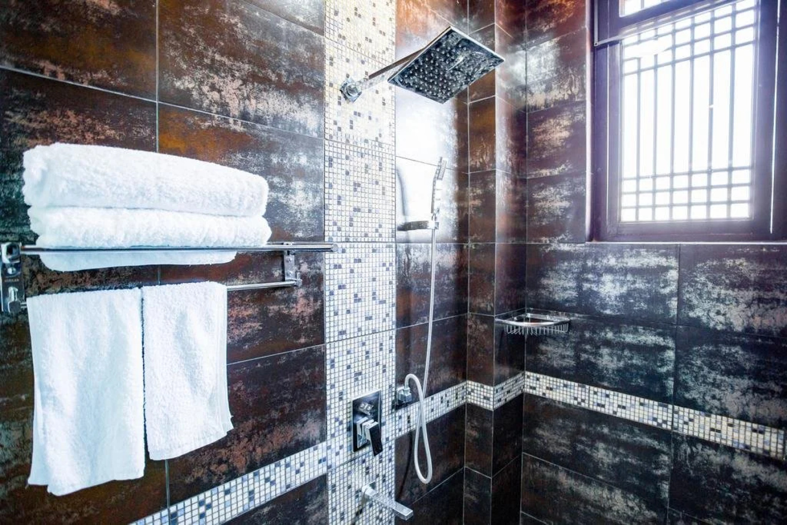 Tengchong Heshun Qishe Inn