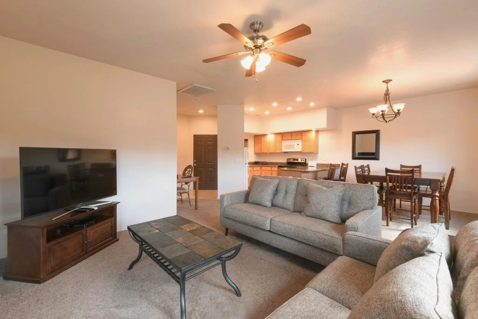 Canyon Plaza Premier Studio and Apartments