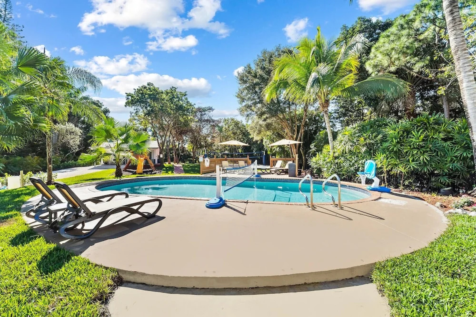 Spacious 8BR w/ Guesthouse + Pool & Tons of Games