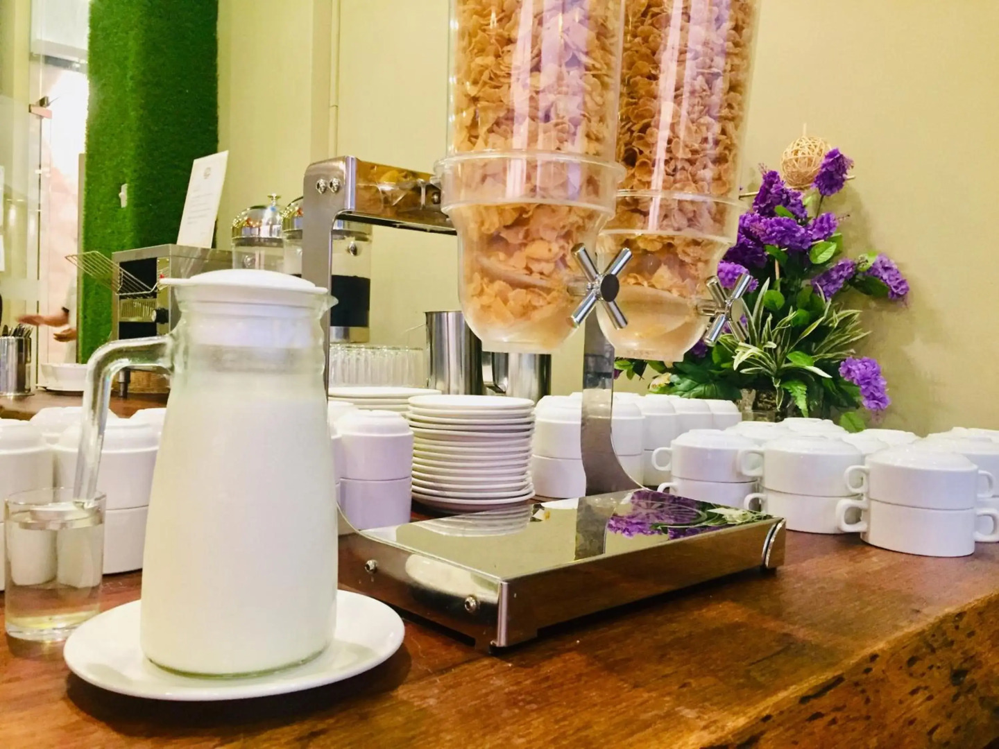 SEM9 Senai ''Formerly Known as Perth Hotel"