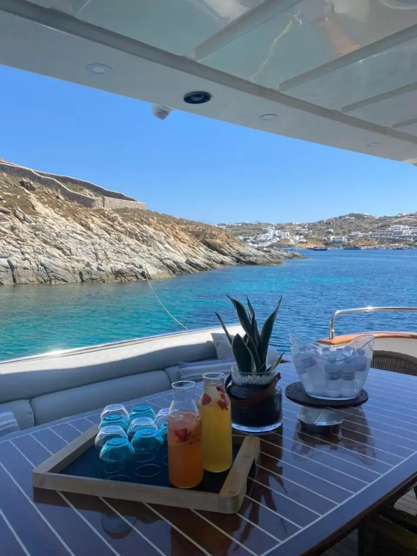 Falcon superyacht 100ft