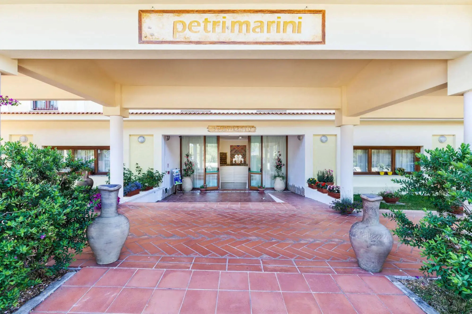 Petri Marini Hotel & Resort