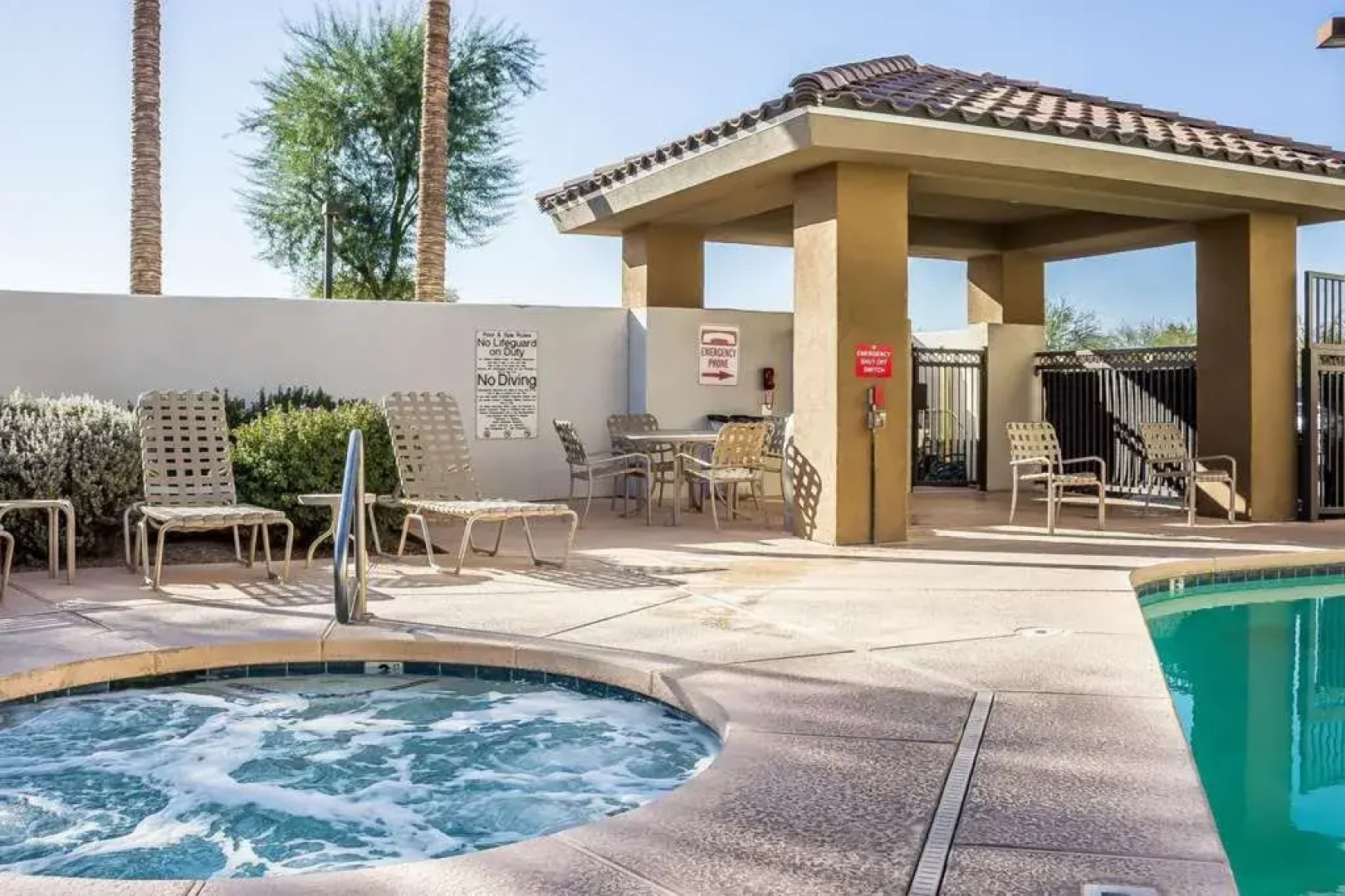 Comfort Inn & Suites