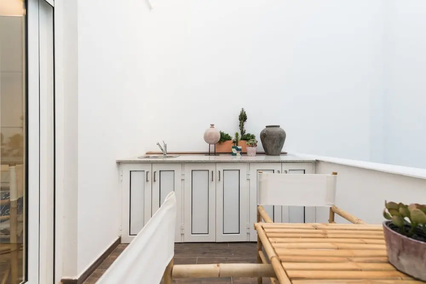 City, Sun and Living