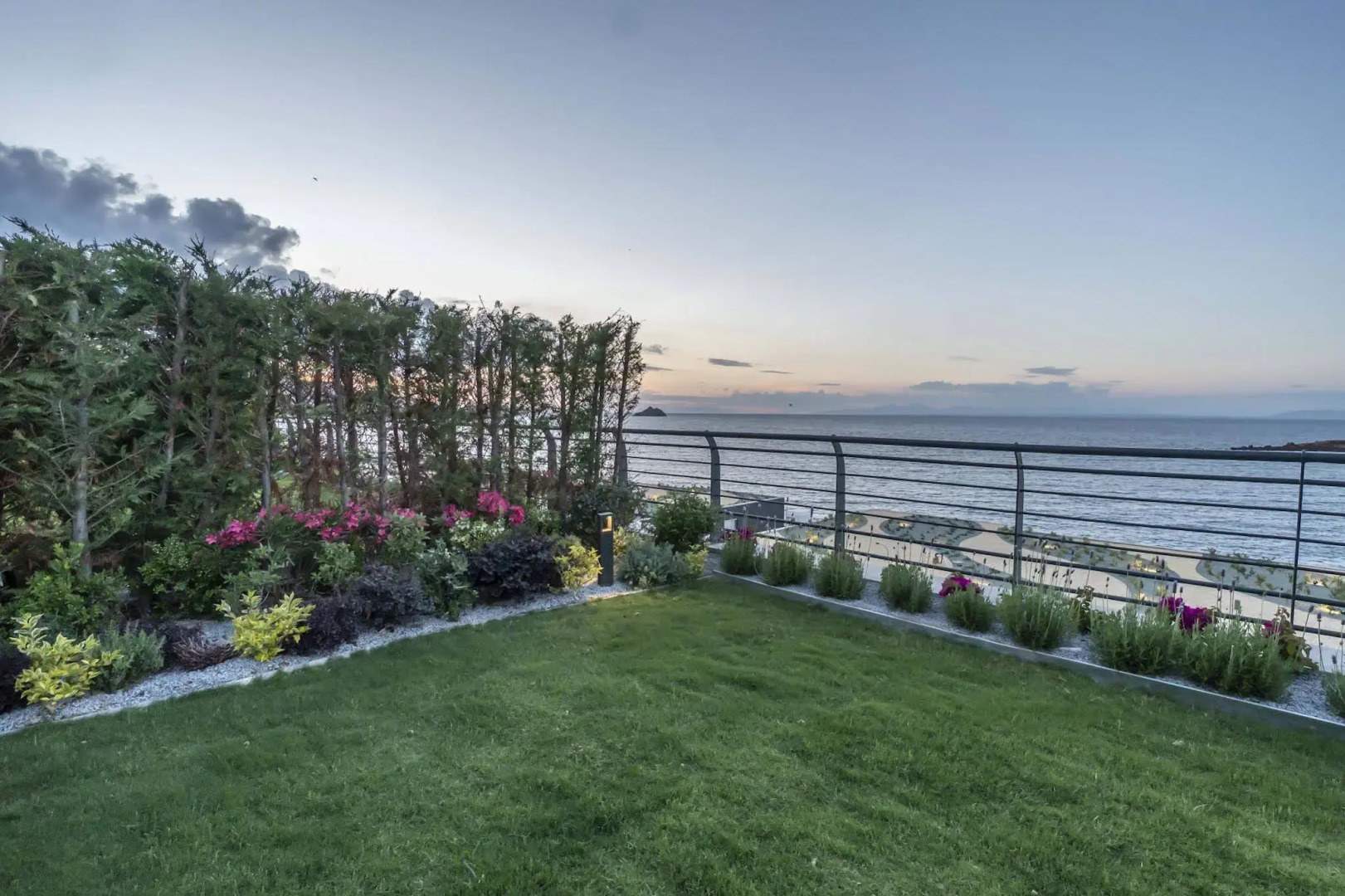 Red Rock Hotel & Suites by Selvese