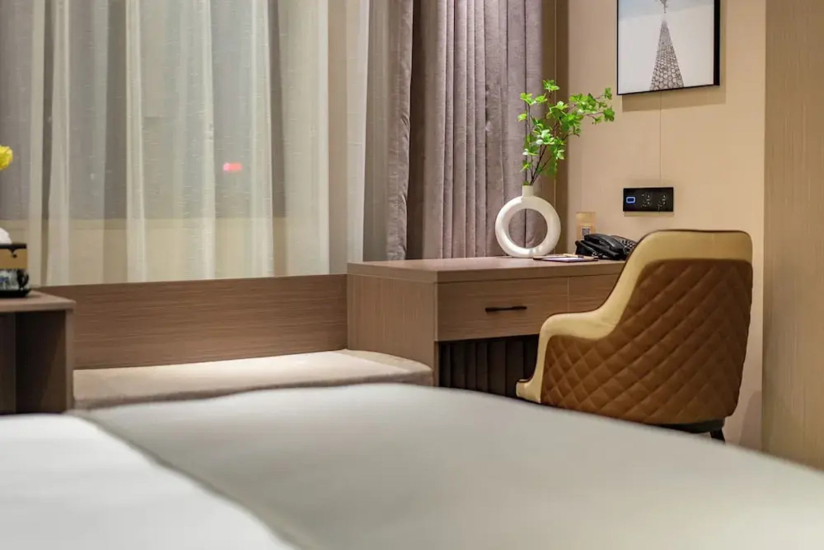 AI Lives In The Future Hotel（Xi'an Longshouyuan Daming Palace West Subway Station Branch）