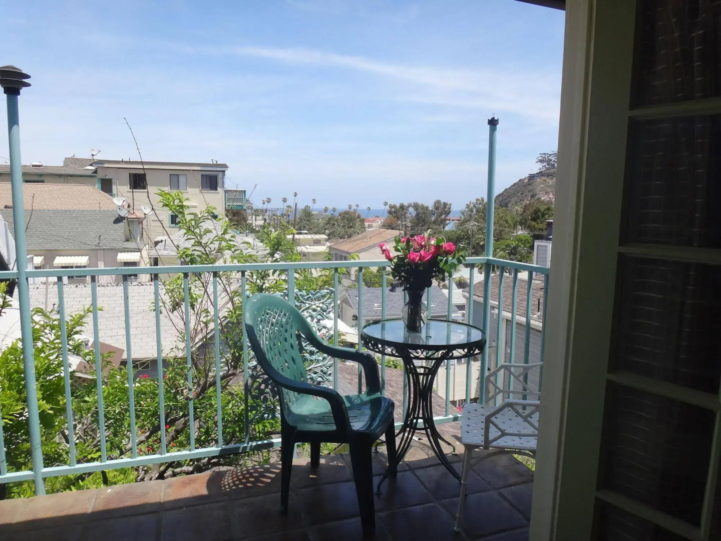 La Paloma Las Flores