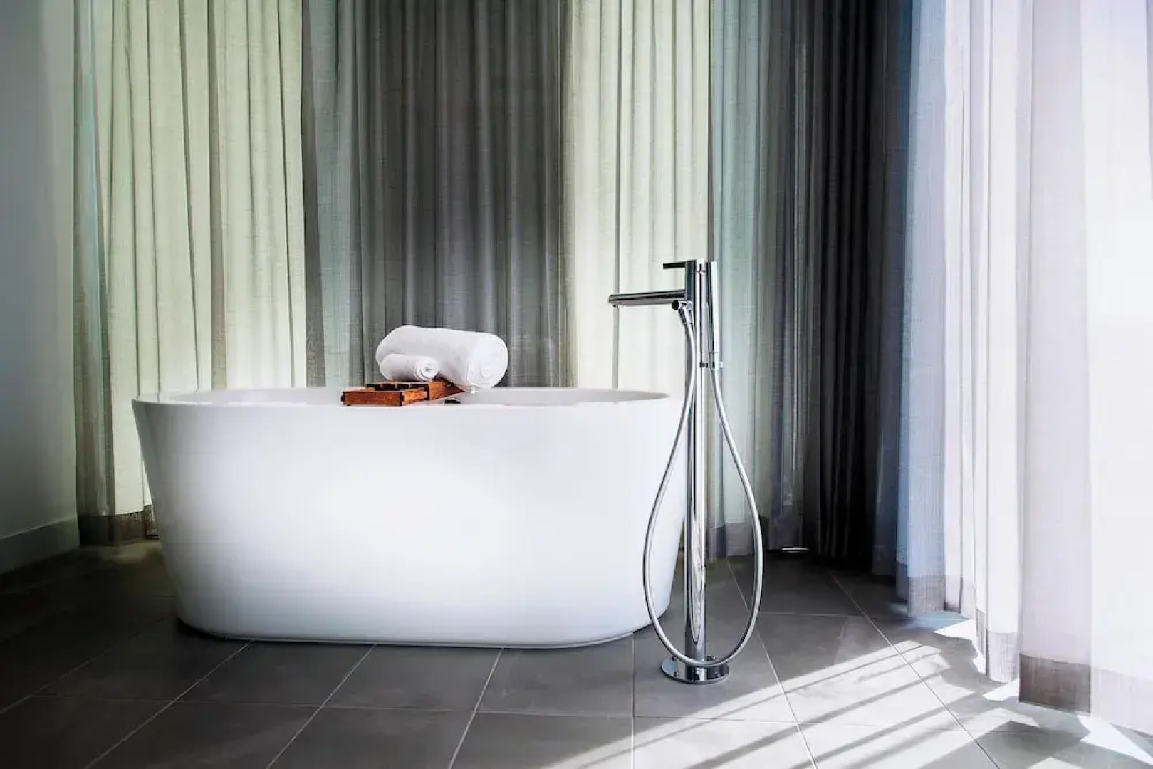 Le Méridien Columbus, The Joseph