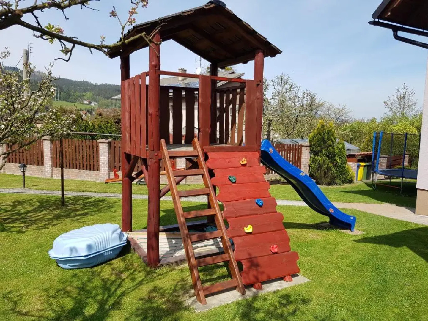 Apartmány u tenisového kurtu