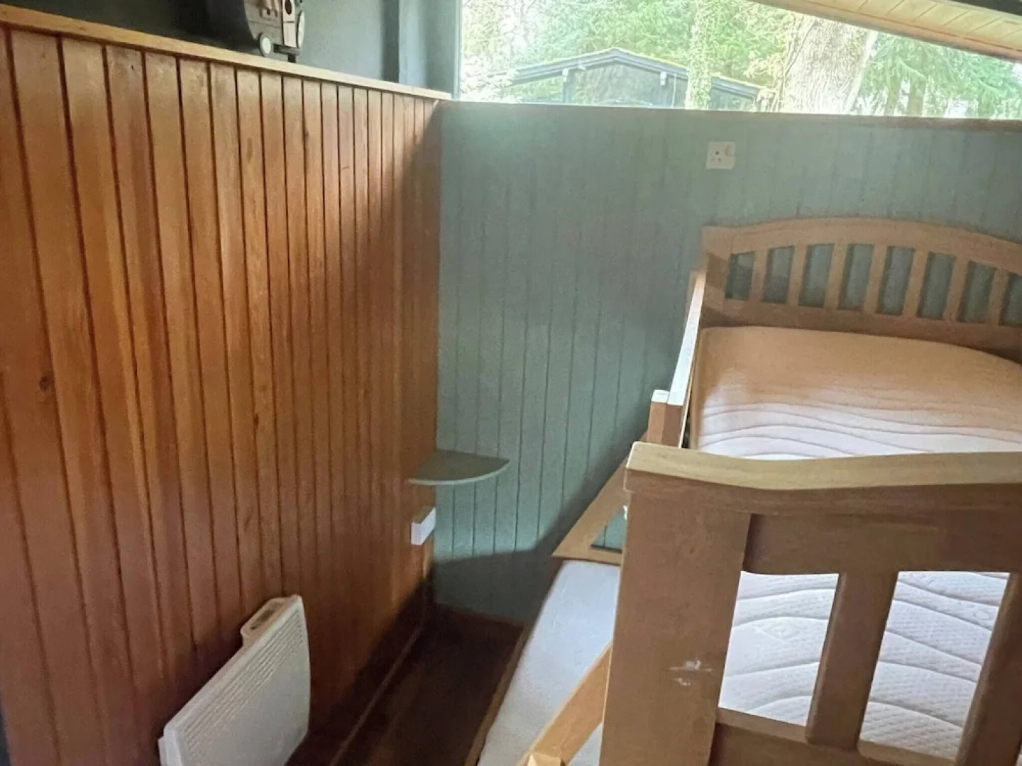 11 Tan-y-coed Woodland Lodge