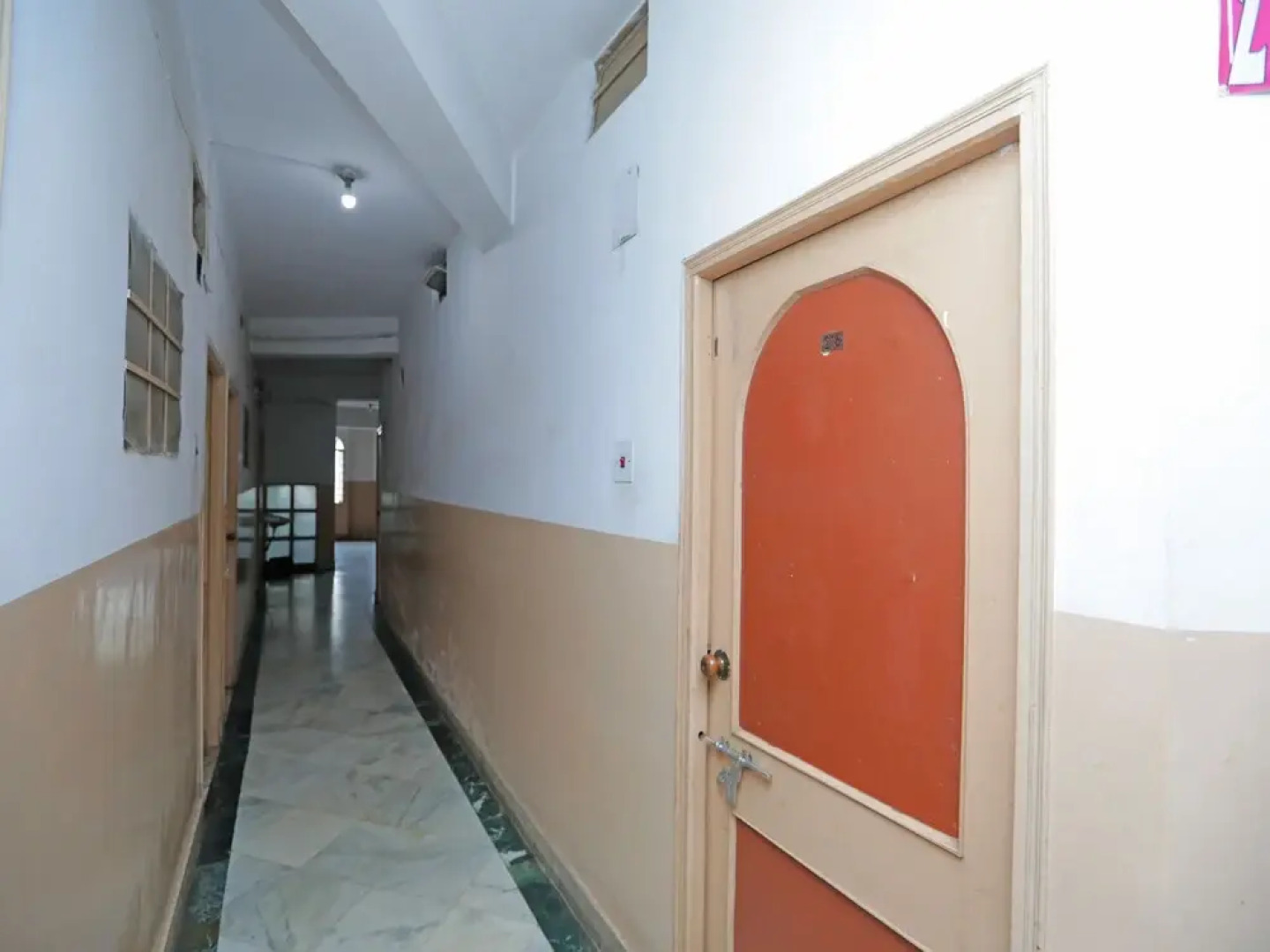 SPOT ON 45472 Hotel Savitri